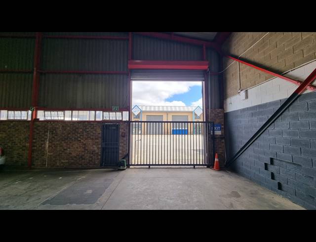 1,087M² WAREHOUSE TO LET IN JET PARK